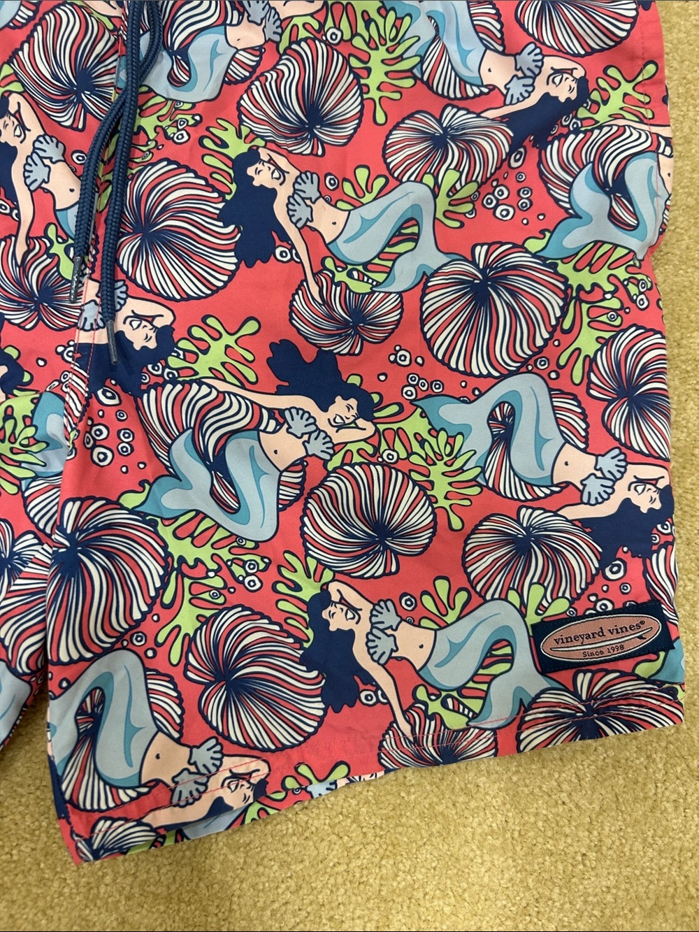 New Vineyard Vines Colorful Mermaid & Shell Print Swim Trunks and Pouch - Picture 3 of 15